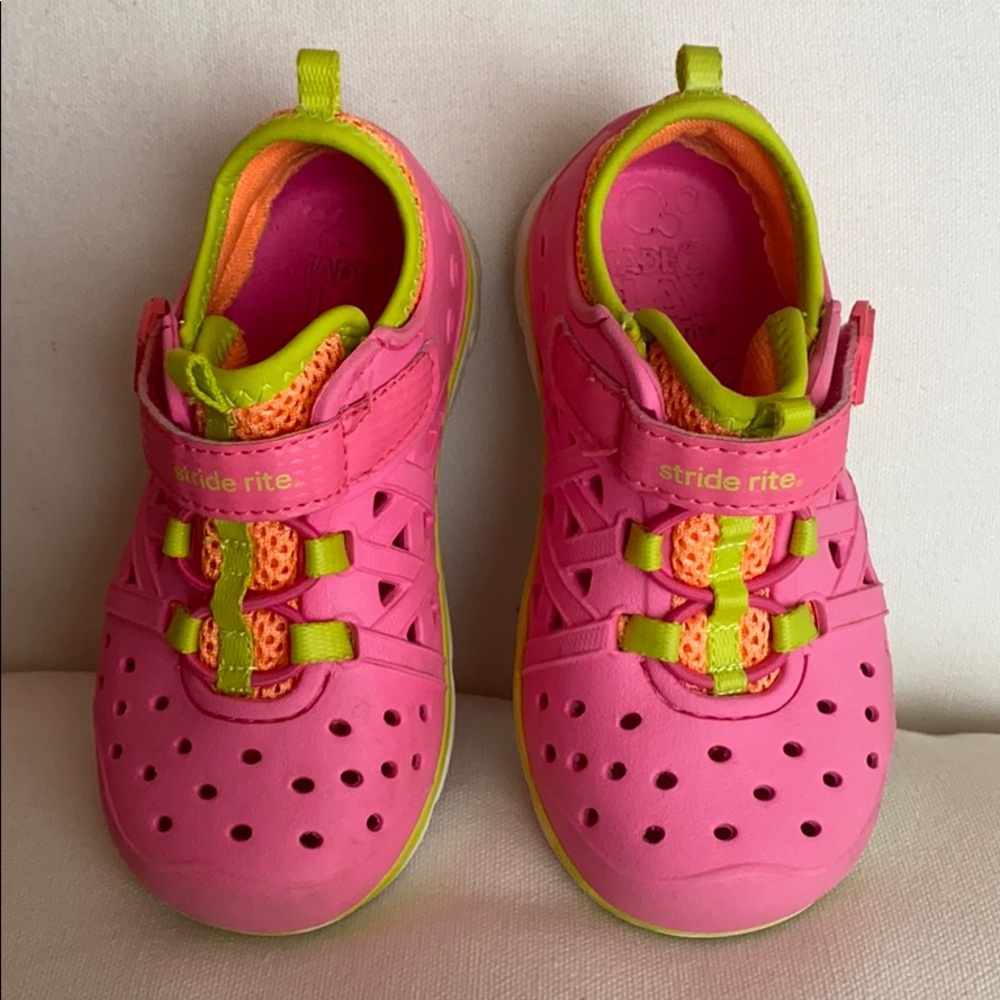 Stride Rite Made2Play Phibian Size 7